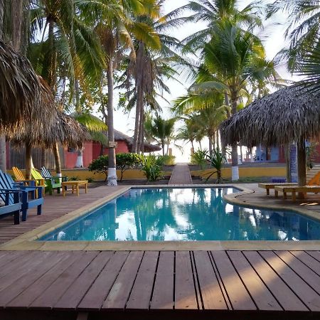 Hotel Pez De Oro Monterrico Dış mekan fotoğraf