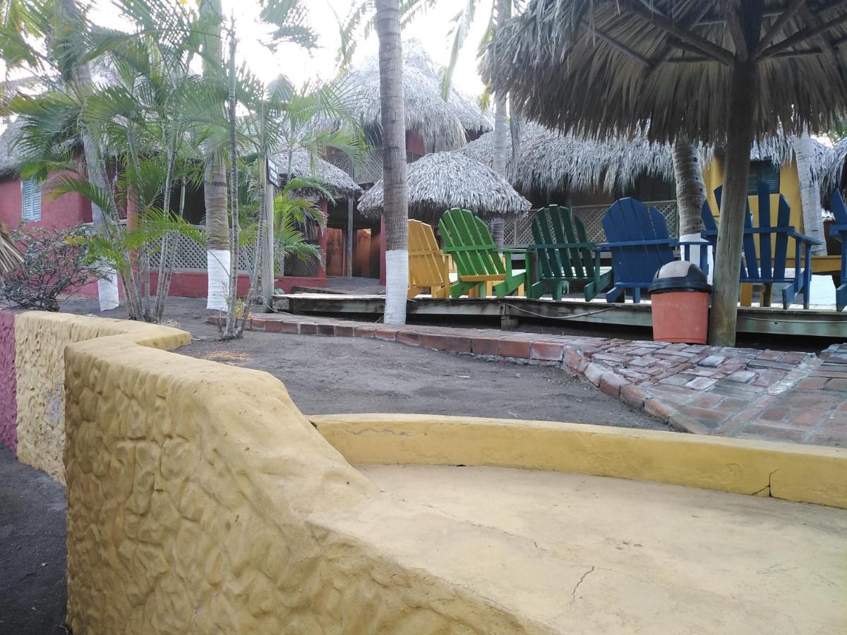 Hotel Pez De Oro Monterrico Dış mekan fotoğraf