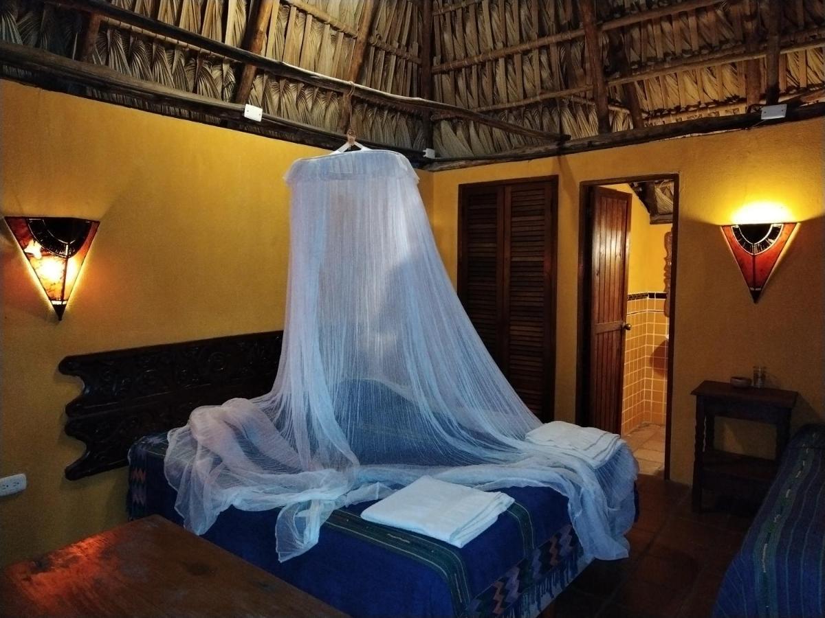Hotel Pez De Oro Monterrico Dış mekan fotoğraf