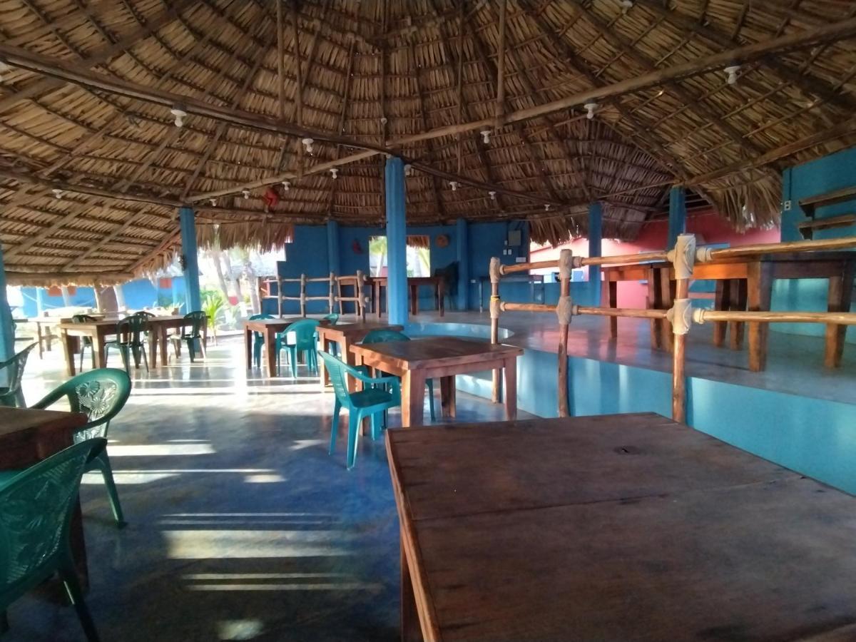 Hotel Pez De Oro Monterrico Dış mekan fotoğraf